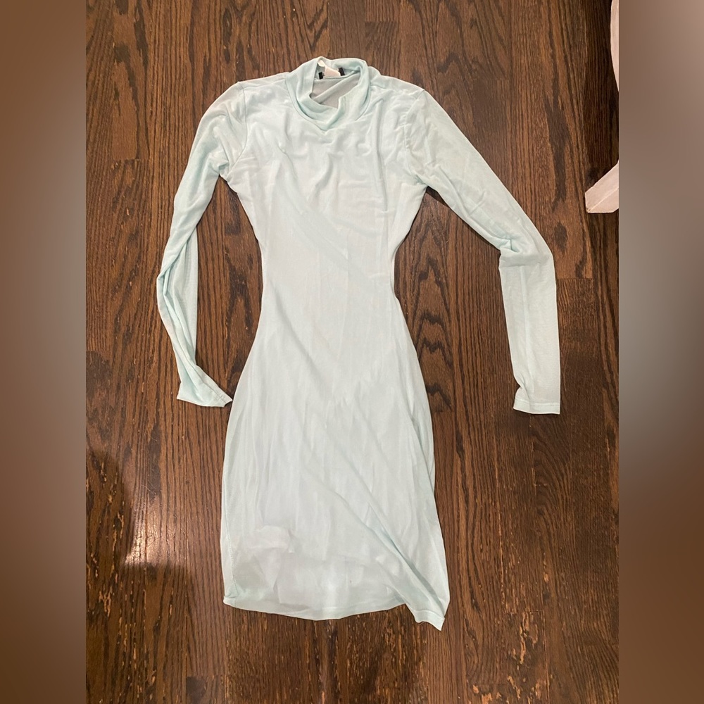 TOP CHIC Dress Size(open back) US M. LET ME KNOW IF YOU WANT TRIED ON